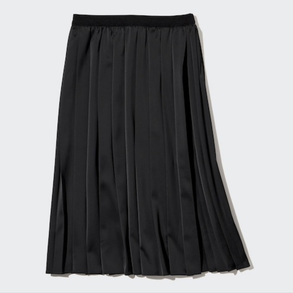 ☆Uniqlo Black Pleated Skirt☆